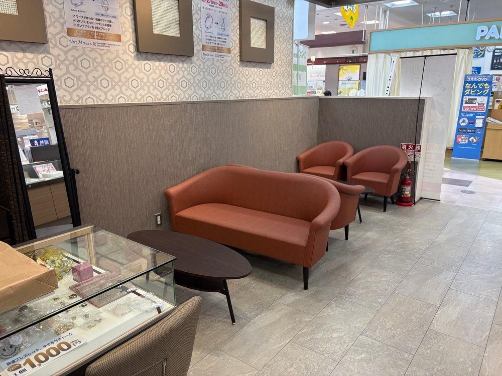 AZ店 店内